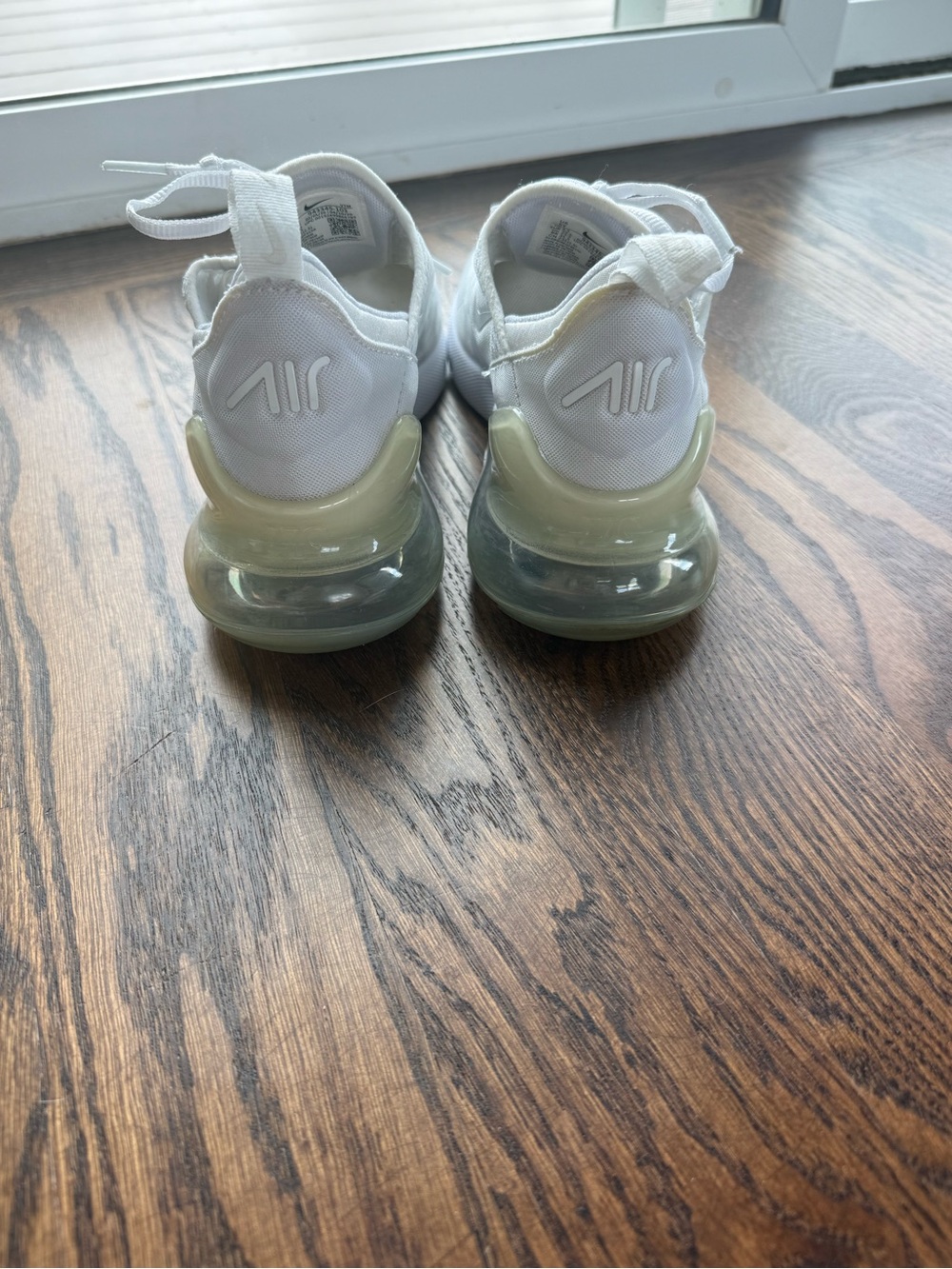 Nike Air Max 270 - Picture 3 of 6